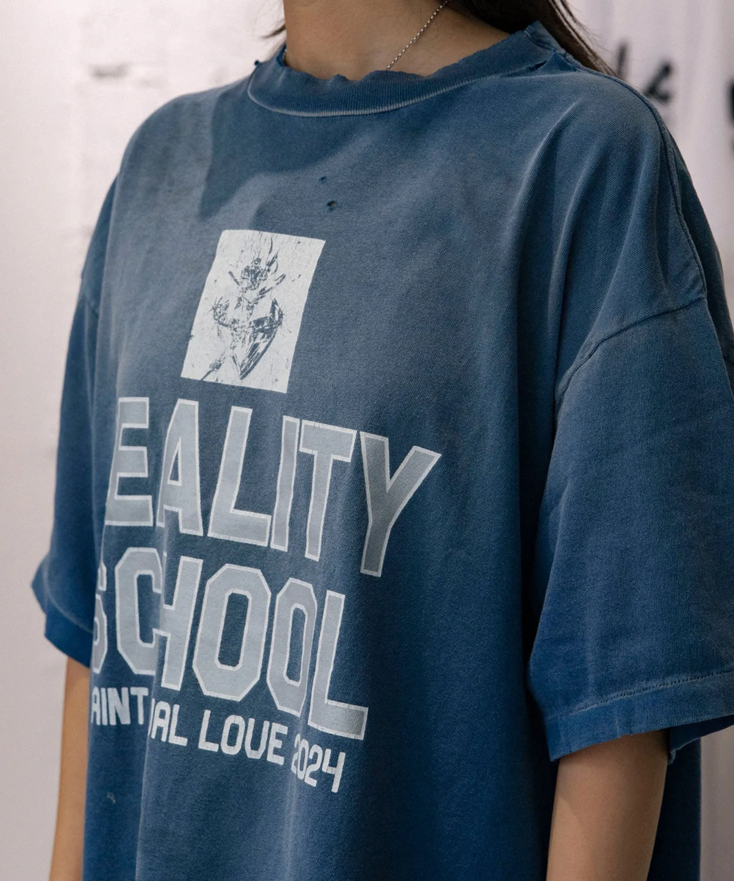 SAINT Mxxxxxx REALITY SCHOOL SS_TEE/NVY slogan distressed short-sleeves, washed blue S-XL, garment dyeing, horse fade, ultra-complex shearing and destruction treatment, correct version, cylindrical fabric, customized original consistent main mark/wash mark, original consistent silver powder printing, distressed treatment